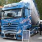 Kuvassa Bull Bar Lite Mercedes-Benz Actros L (2,5m)