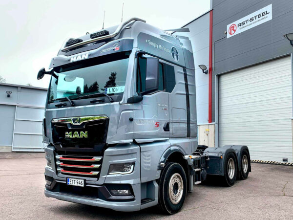 Kuvassa takräcke MAN TGX GX 2021-