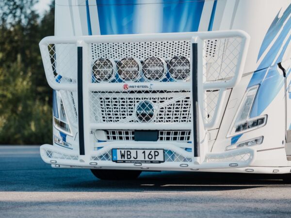 Bullbar Freeway Volvo FH AERO 2024-