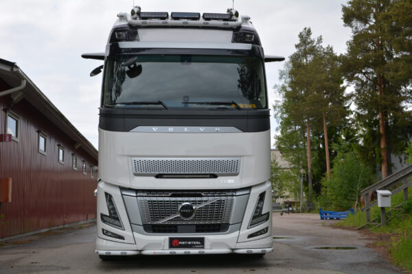 Front Spoiler Bar 3-piece Volvo FH AERO - Image 2