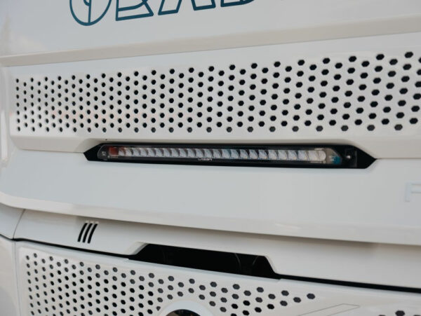Lazer Linear 24 Lighting Package For Volvo FH AERO Grille - Bilde 2