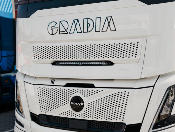 Lazer Linear 24 Belysningspakke for Volvo FH AERO Grille