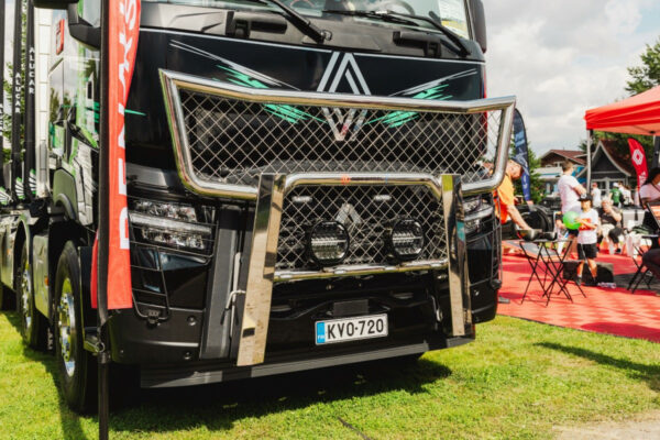 Bull Bar Dakar Renault T-series - Image 2