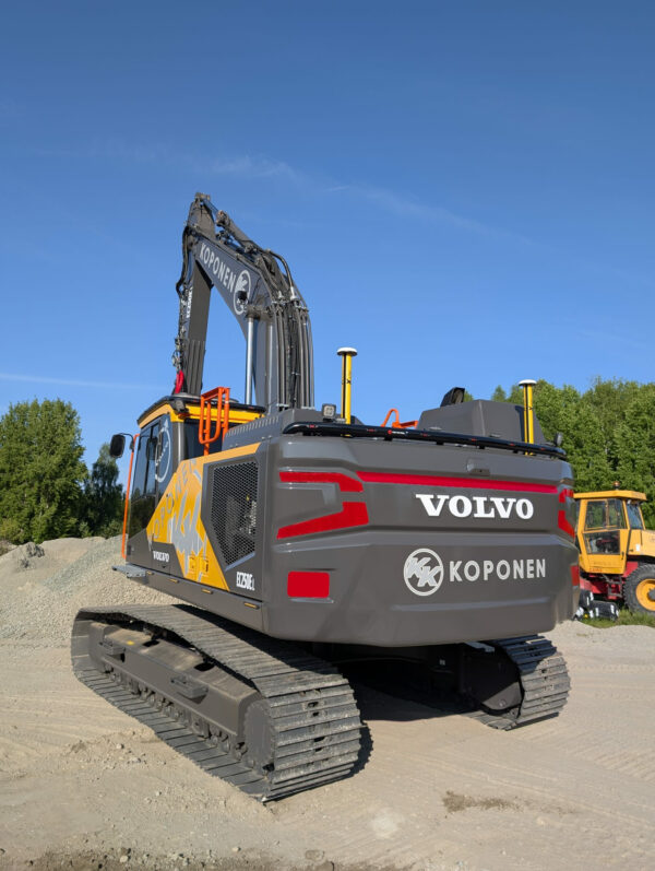Rear Bar / Counter Weight Bar Volvo EC250EL  2021- - Bild 2