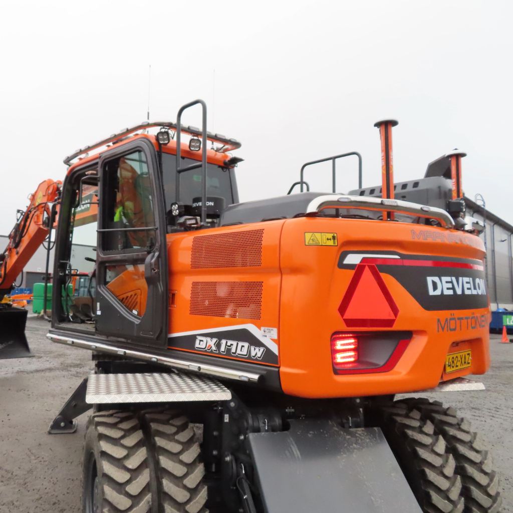 Side Bars Doosan / Develon DX170W-7 - Image 3