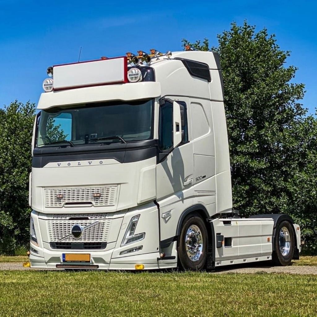 Top Grille Volvo FH Aero