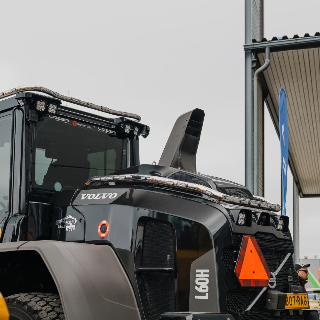 Hood Bar Volvo L60H /L90H - Image 2