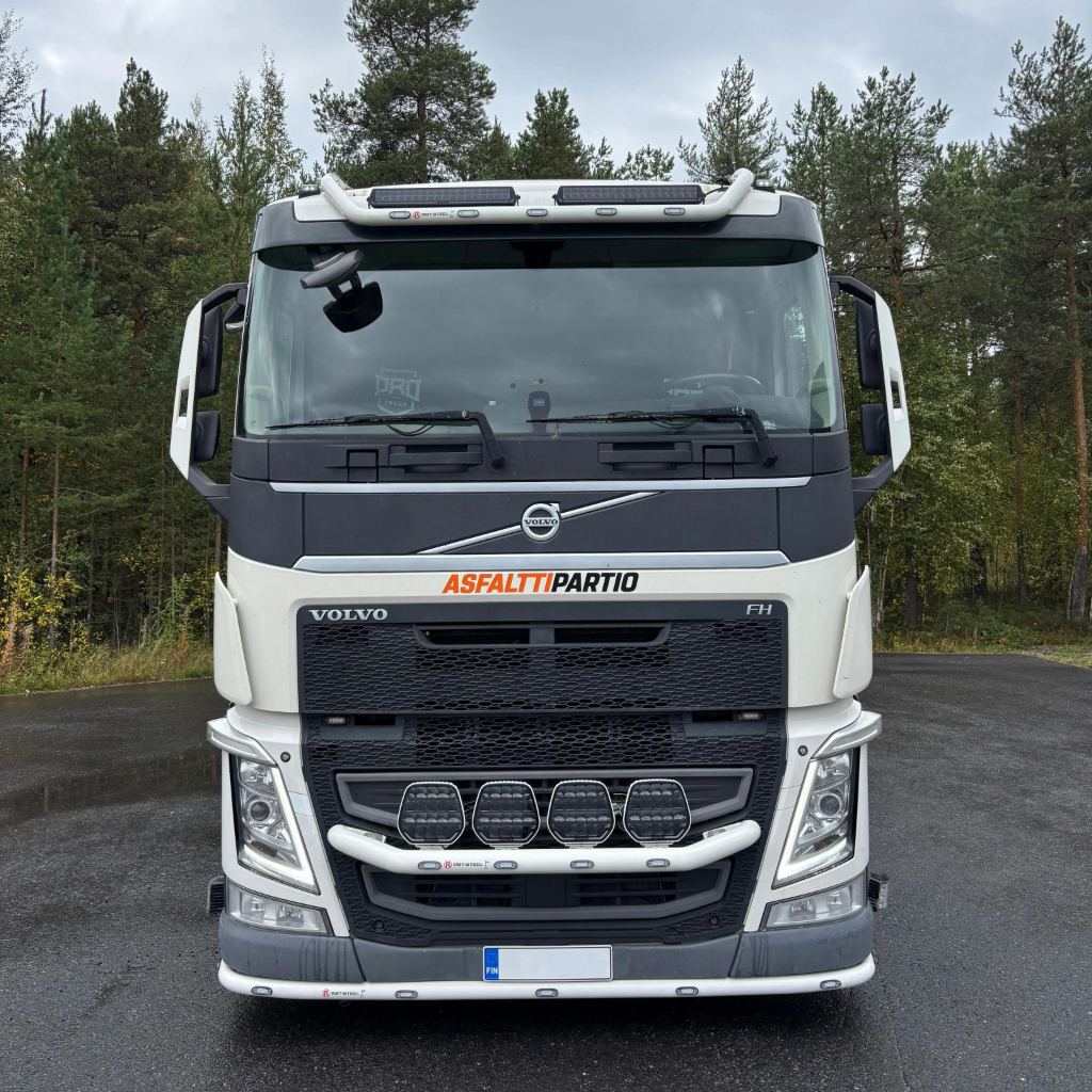Front Spoiler Bar Lowline V02 Volvo FH4-/FM 2021- - Image 2