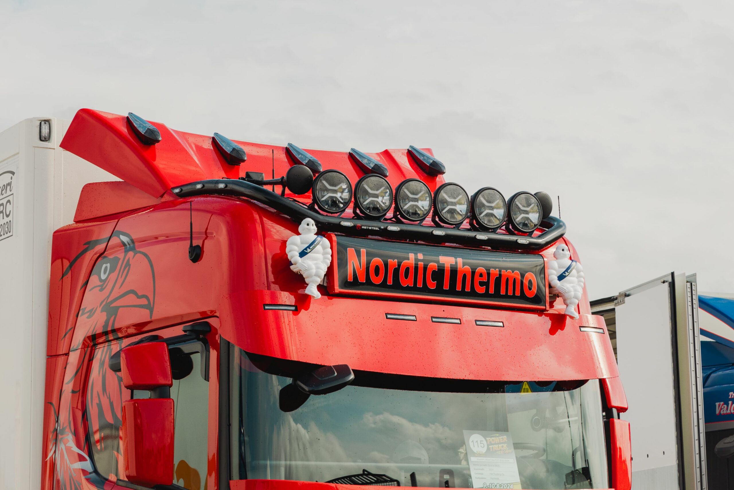 Sun visors and wind deflectors