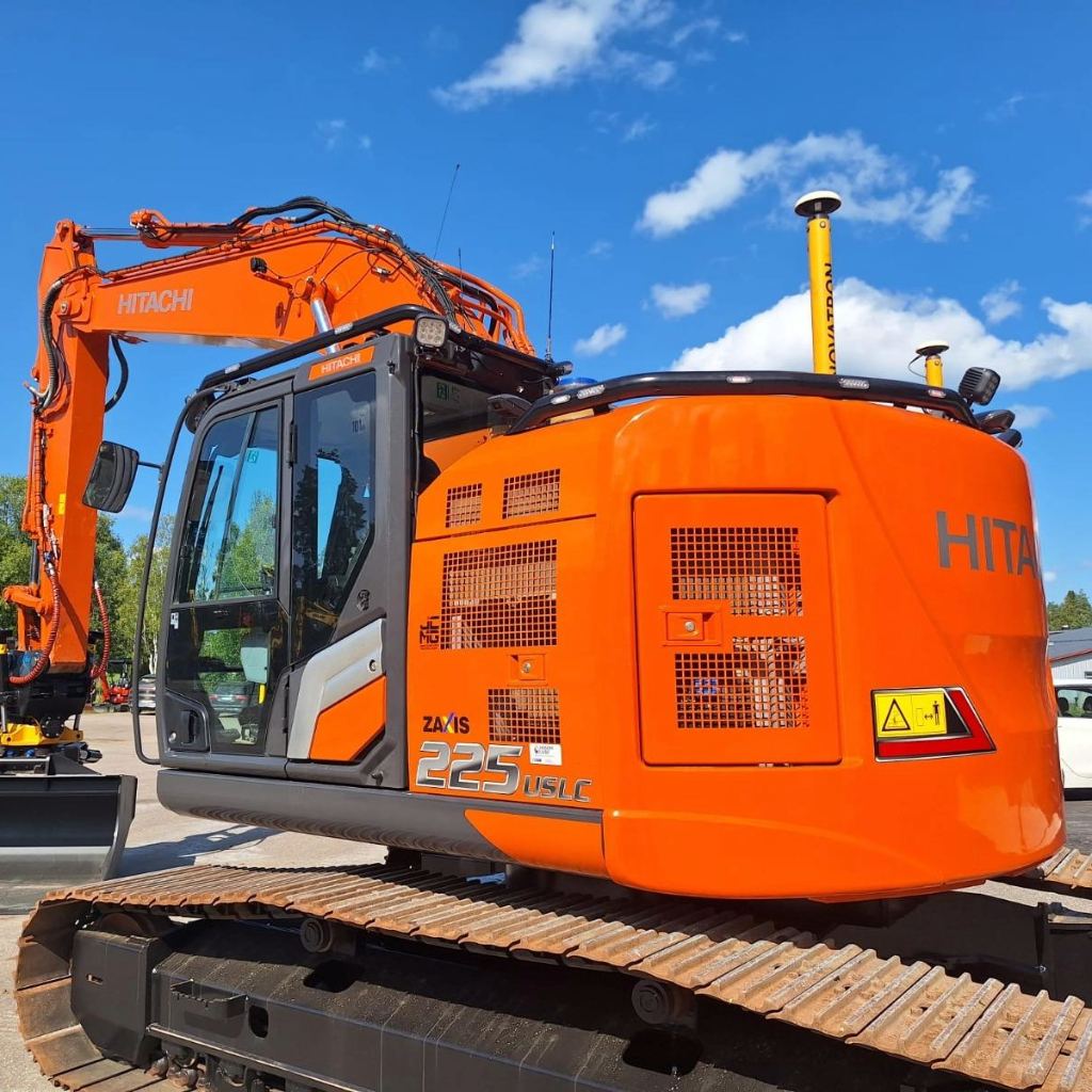 Roof Bar Hitachi 7 Series (THI106 Short Cab) - Image 3