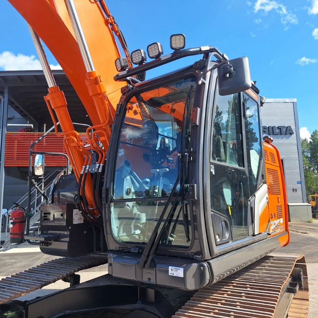 Roof Bar Hitachi 7 Series (THI106 Short Cab) - Image 2
