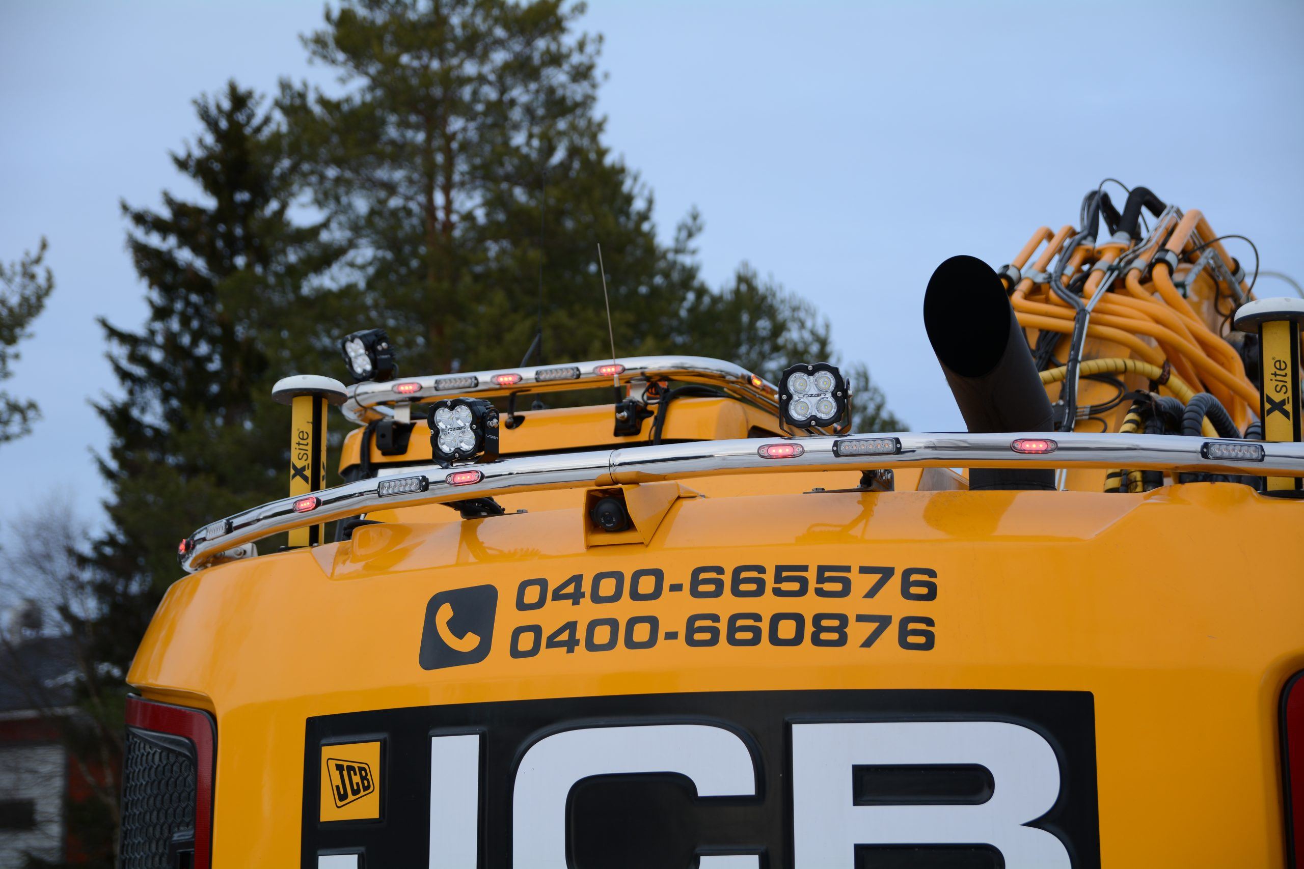 Counterweight bars for excavators