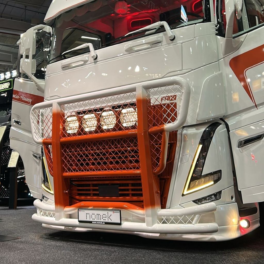 Bull Bar Freeway Volvo FH 2021- V64 (LegalPro) - Image 6