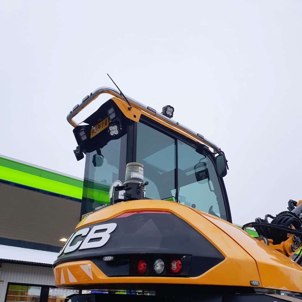 Roof Bar for JCB Hydradig 110W - Image 3